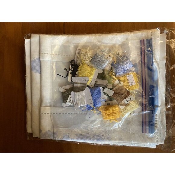 New Craftways 101504 Table RUNNER 'Butterfly & Daffodil' 14X44 - Picture 7 of 8